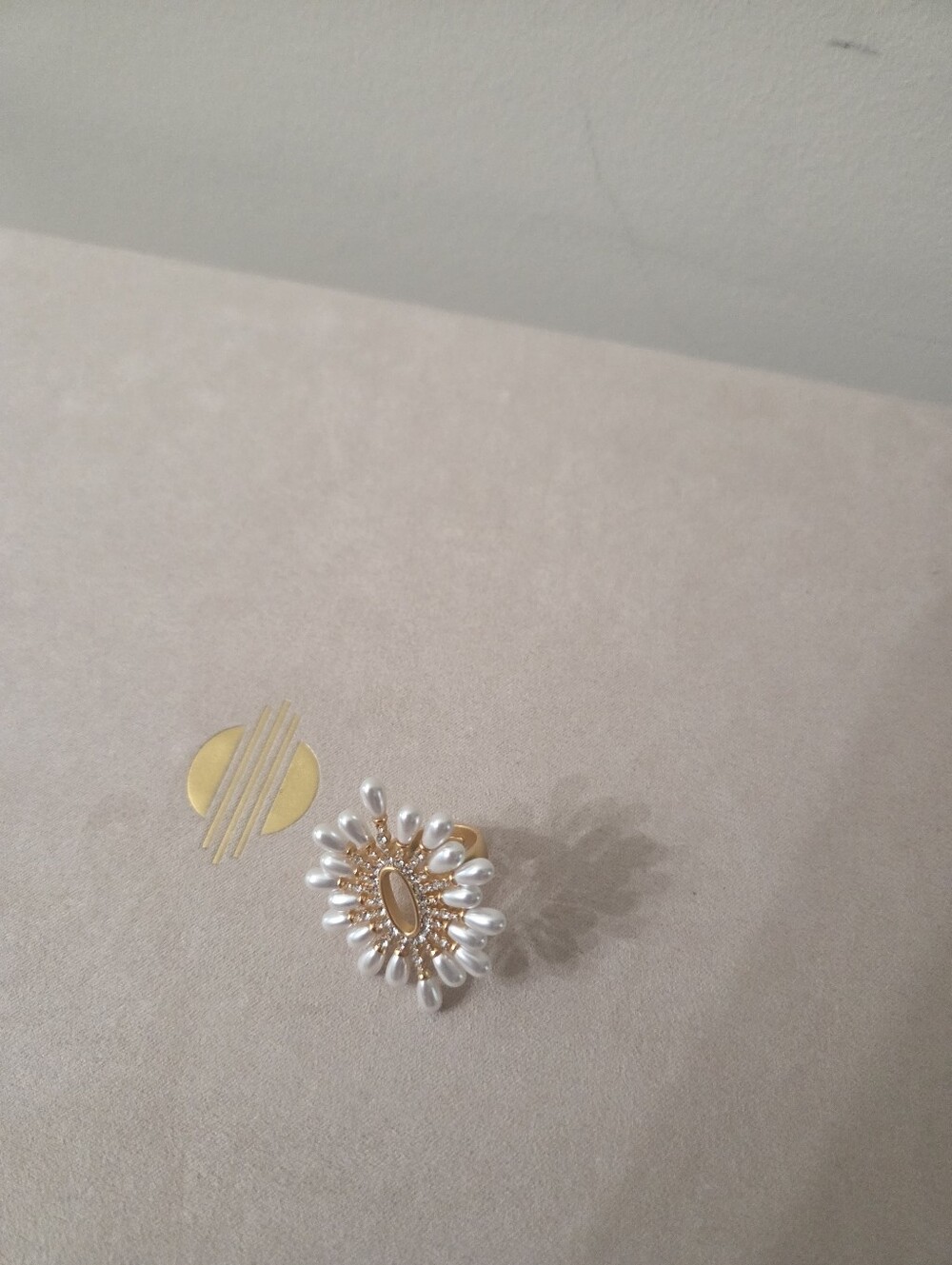 ERSU WHITE PEARL KHOIGold Sunburst Ring BRAND NEW Never worn SMALL - Picture 2 of 4